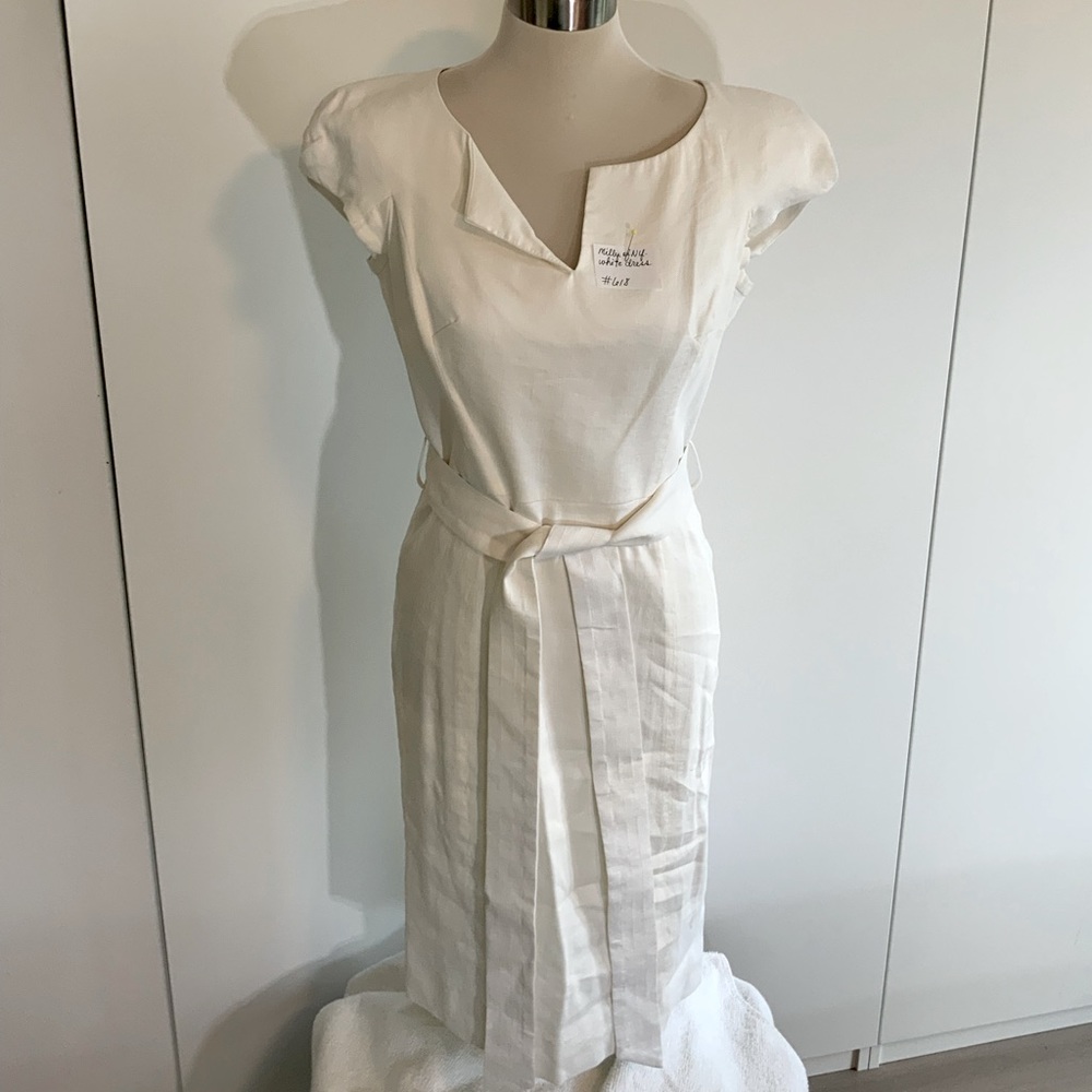 Milly of NY - White linen dress with cap sleeves, belted, straight frame